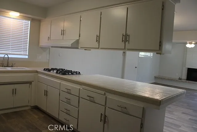 548 Stanford Ave — Photo 11