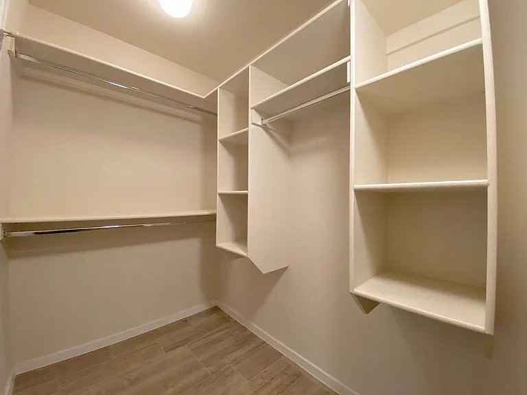 4004 Camelot Hts #B — Photo 16