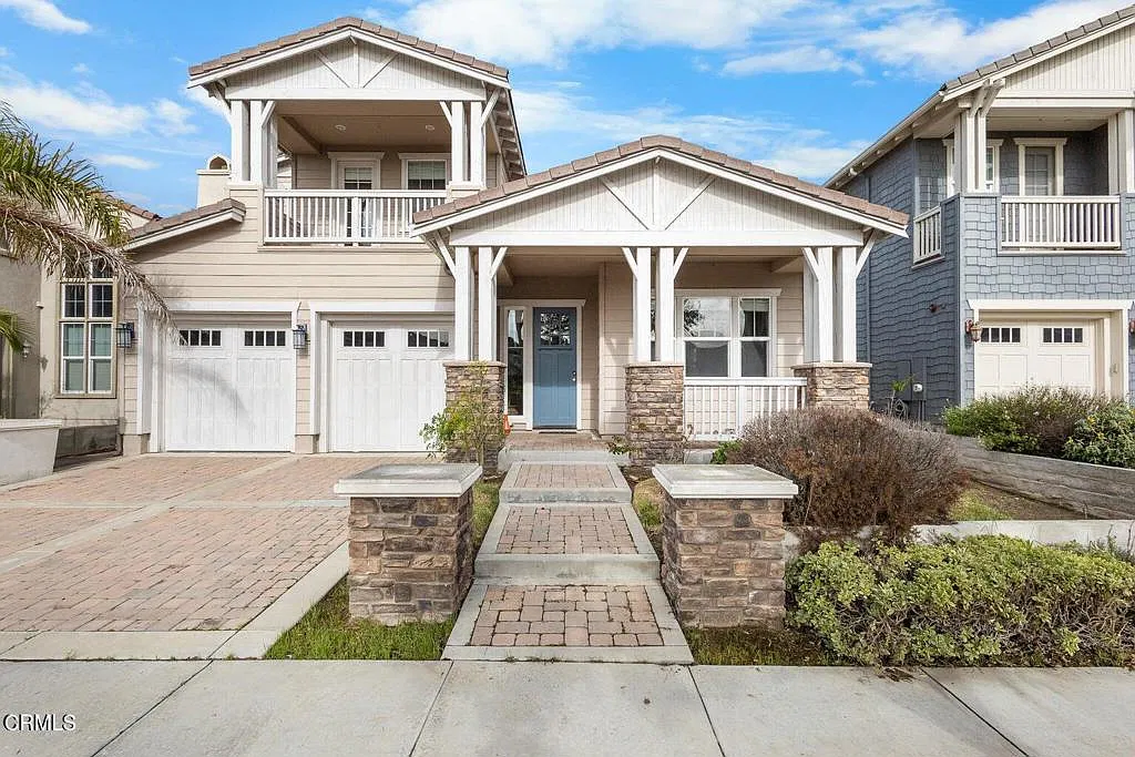 3 bed, 3.5 bath, 3100 sqft, $6,000 — Photo 1