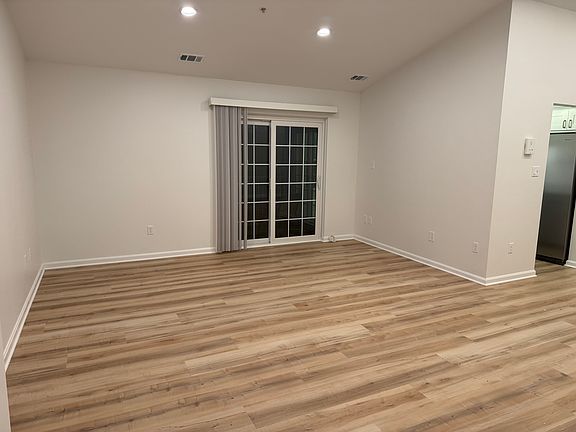 5th image of 6528 Clear Drop Ct Unit 304