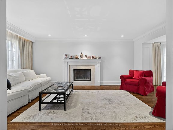 5th image of 25 Harlington Rd