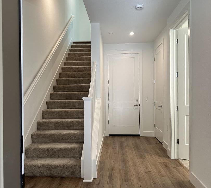 Entry way - right side one full bed/bath