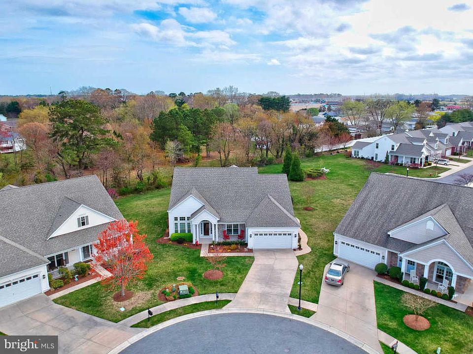 1st image of 34892 Seaward Cir