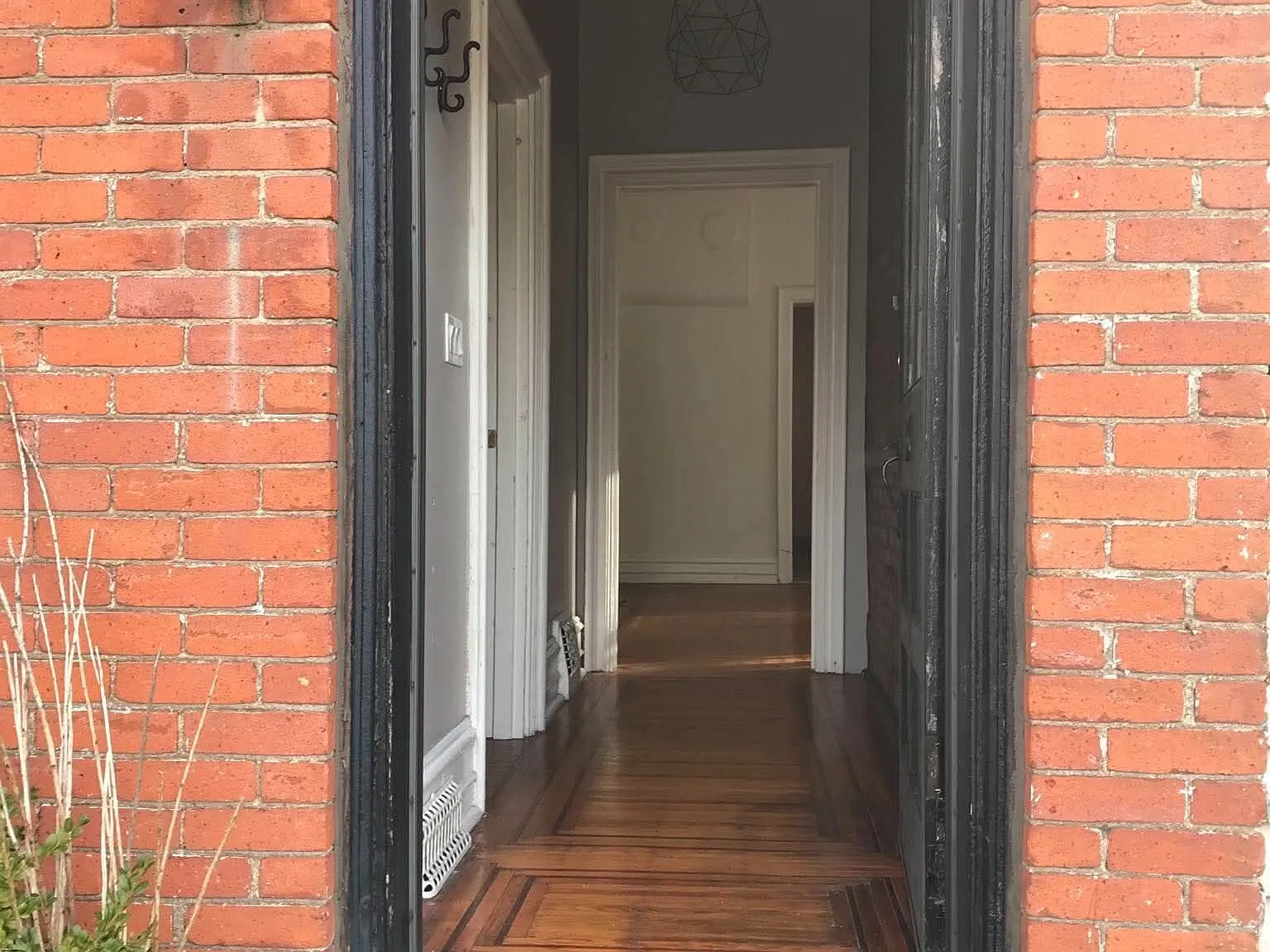 3 bed, $2,200 — Photo 2