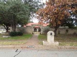 224 Eagle Ct, Bedford, TX 76021