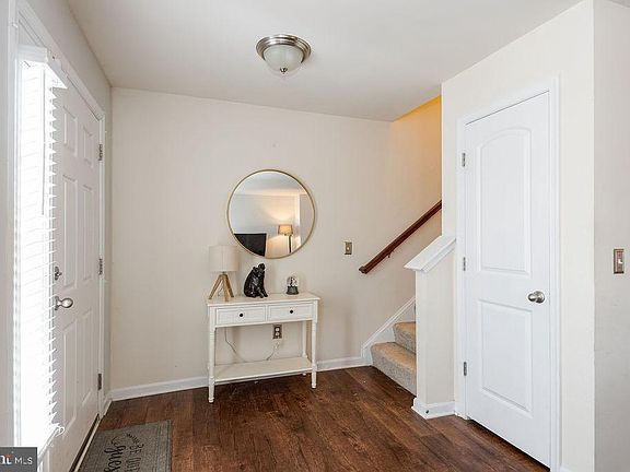 3rd image of 108 Niblick Sq