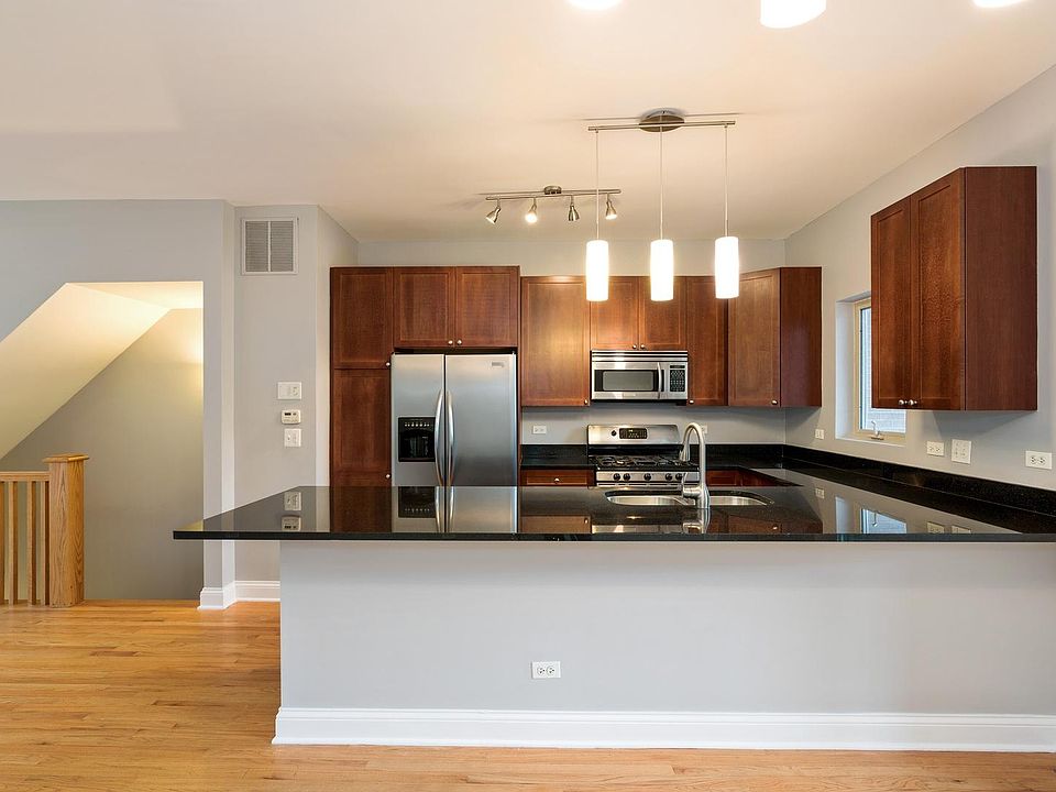 1st image of 3010 W Cornelia Ave #A