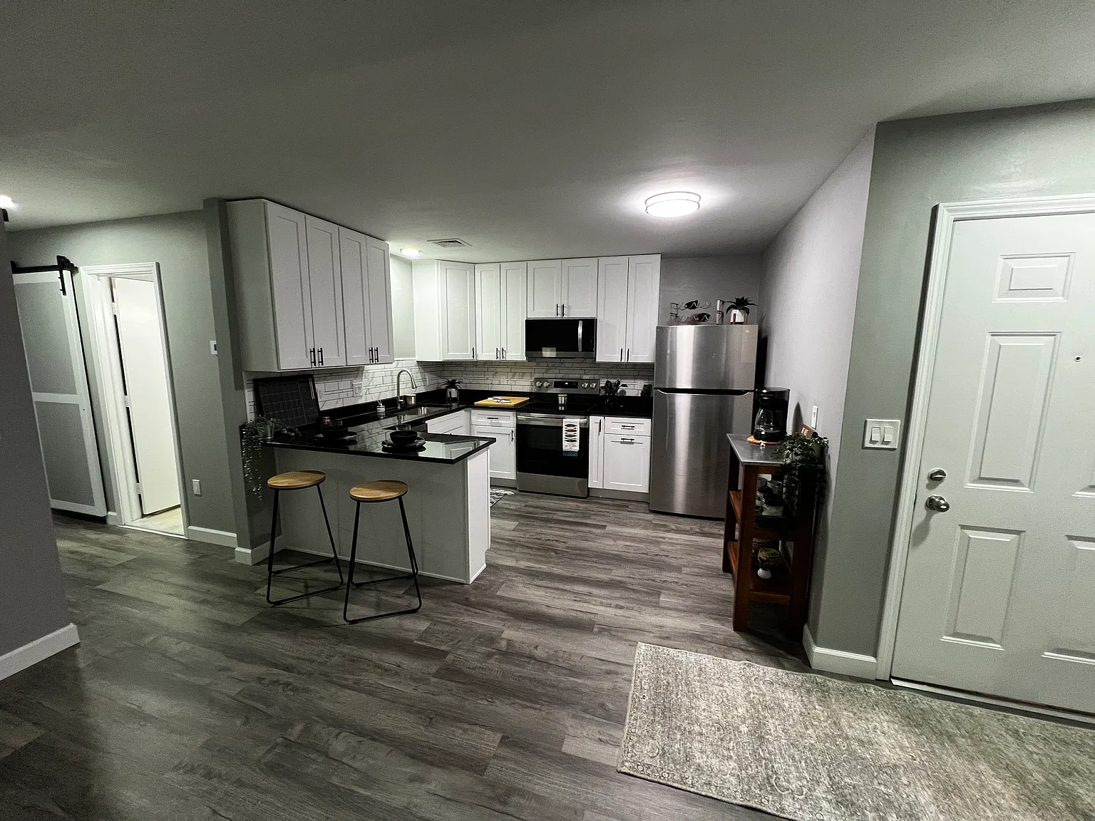2901 W Jefferson Ave — Photo 2