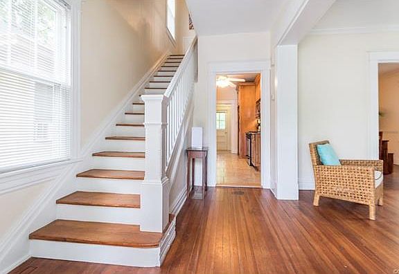 5th image of 211 W 33rd St