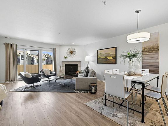 5th image of 2938 Kalmia Ave #17