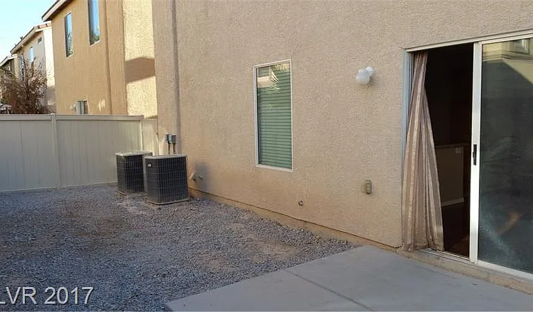 2398 El Valle St — Photo 17