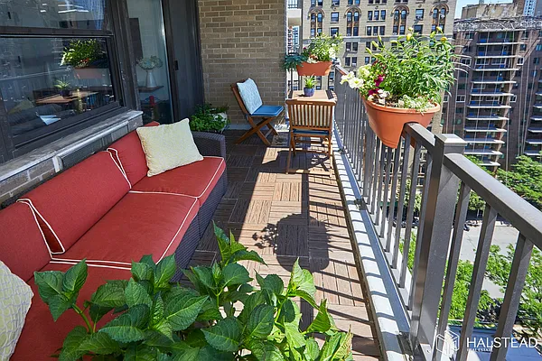 Rented by Halstead Real Estate | media 34