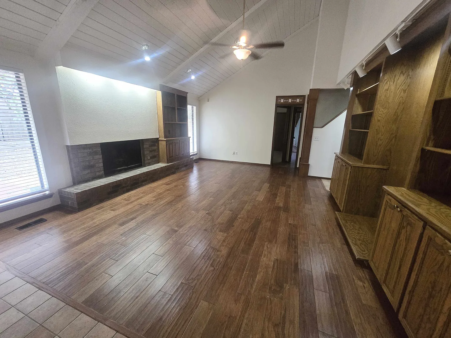 4 bed, 2800 sqft, $2,300 — Photo 4