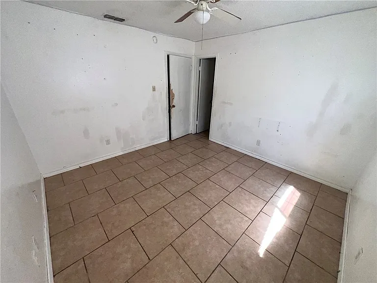 8125 Baylark Dr — Photo 8