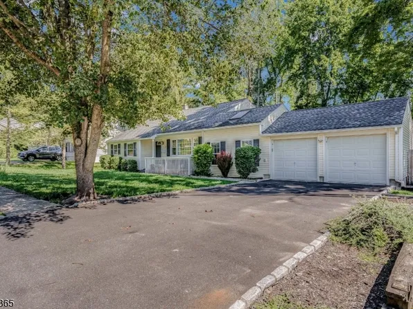 77 Pine St, Newton Town, NJ 07860