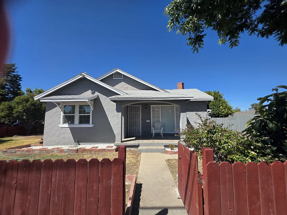206 G St