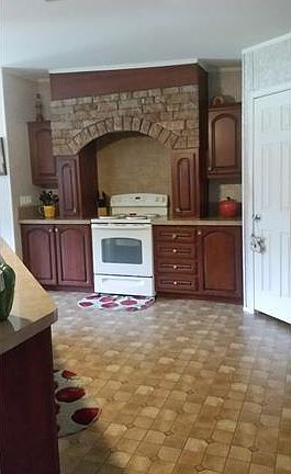 4th image of 4155 Pioneer 13th St
