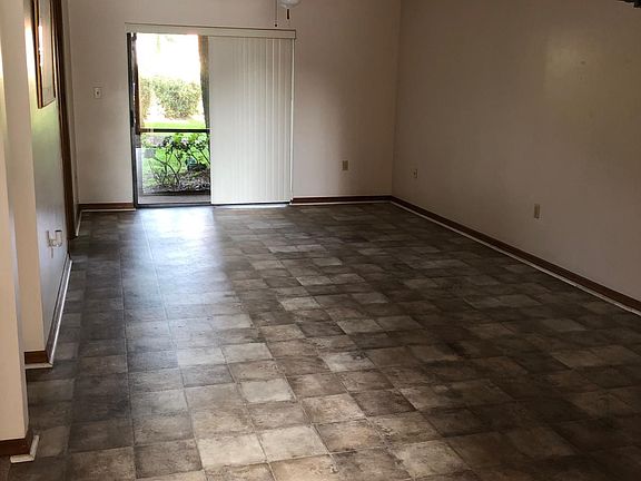 3rd image of 1600 Woodland Dr APT 4102