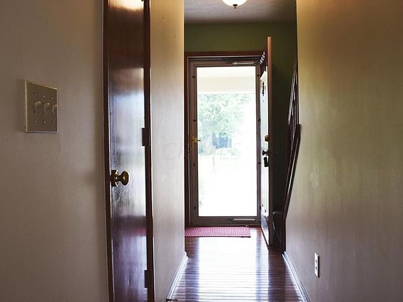 3rd image of 4147 Pathfield Dr