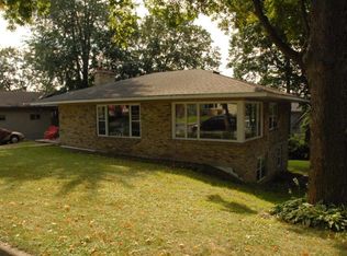 125 Fairlawn Ave E, Winsted, MN 55395