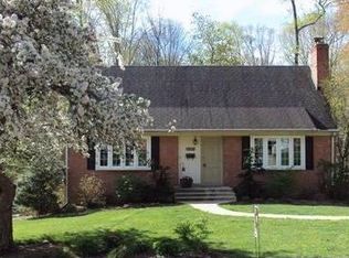 8707 Cromwell Dr, Springfield, VA 22151