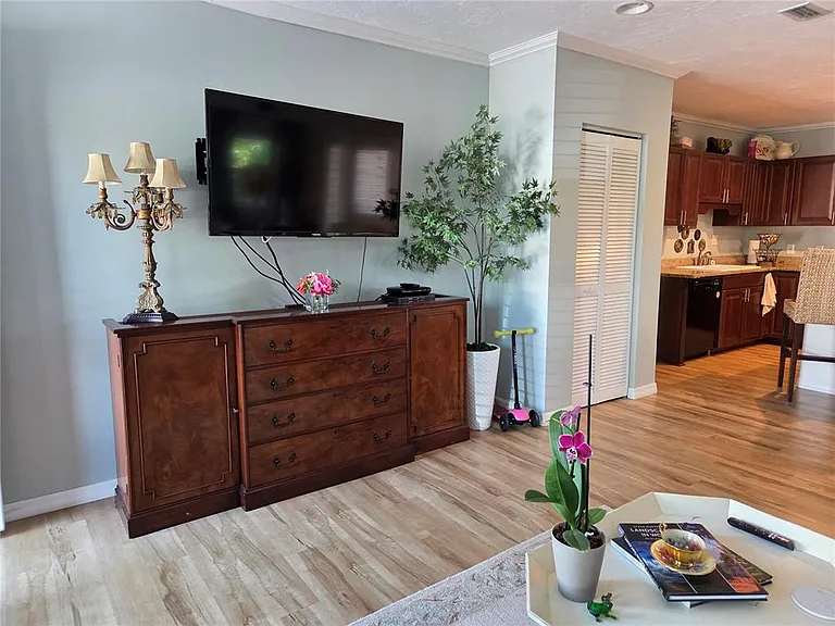 3157 Goldenrod St #B — Photo 6
