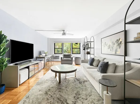 205 E 77th St APT 4B, New York, NY 10075