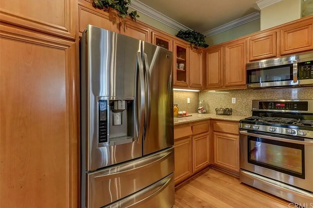 3 bed, 2.5 bath, 1770 sqft, $4,450 — Photo 4