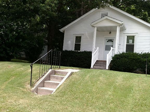 NICE VIEW OF FRONT OF HOME