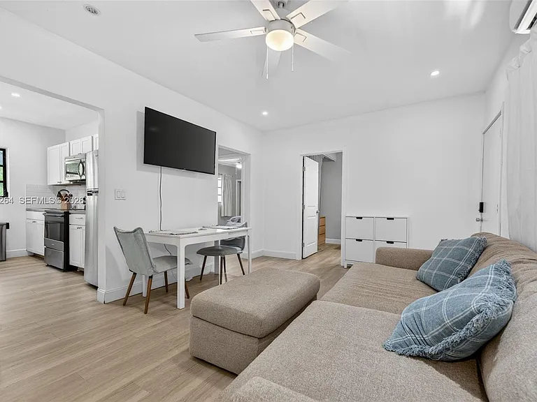 7845 NE Bayshore Ct #16 — Photo 5