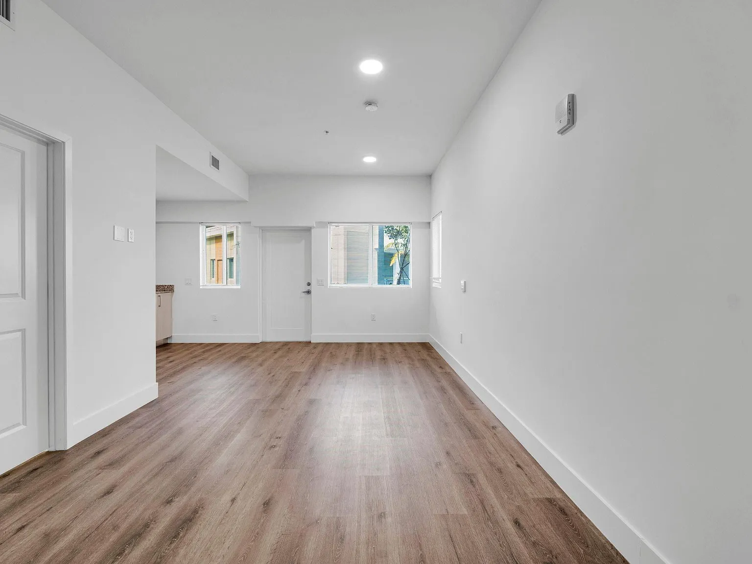 Studio, 1.0 bath, 4335 sqft, $1,519 — Photo 2
