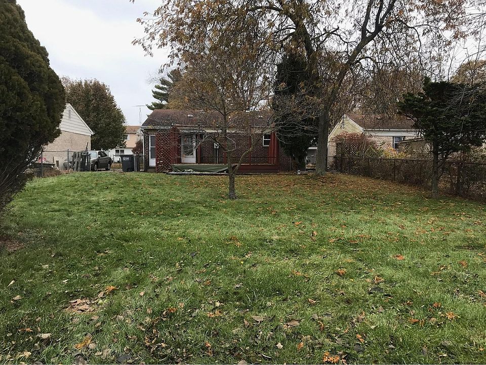 2nd image of 704 Butterfield Dr