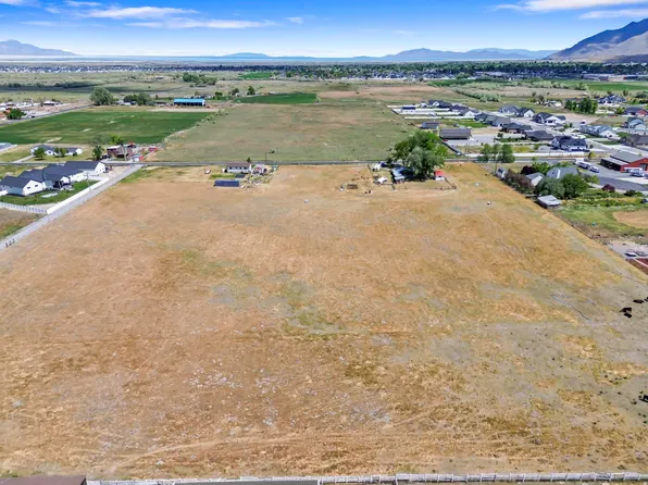 379 W Church Rd, Erda, UT 84074