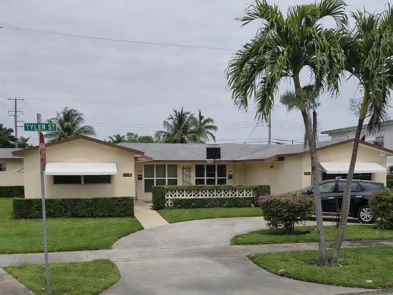 3709 Tyler St — Photo 8