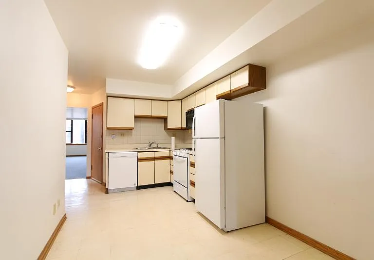 1424 W Flournoy St #2 — Photo 9
