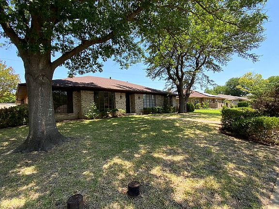 3rd image of 937 Clear Springs Dr