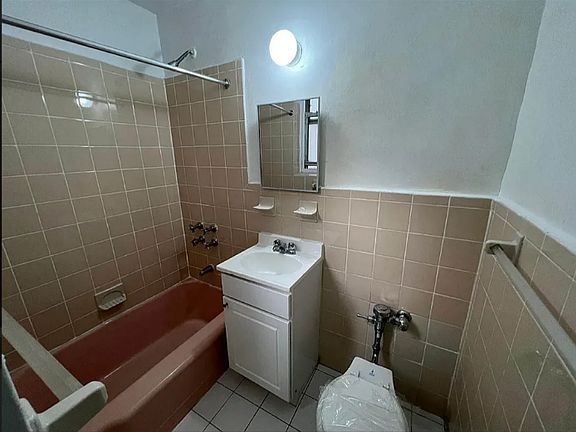 4th image of 107 W 138th St APT 1A