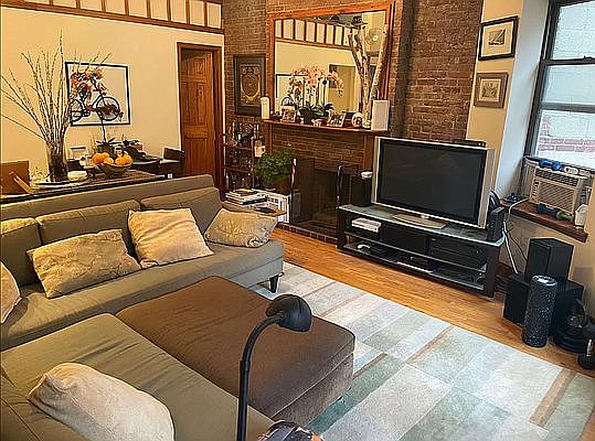 3rd image of 310 W 73rd St #B