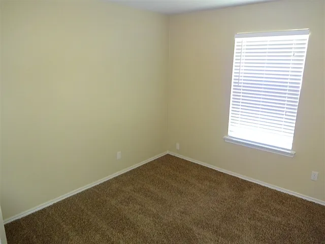 101 Princess Jennifer Dr — Photo 6