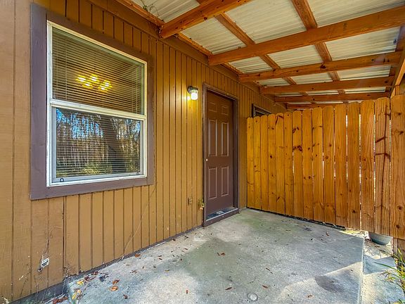 2nd image of 4724 Cobblestone Ln