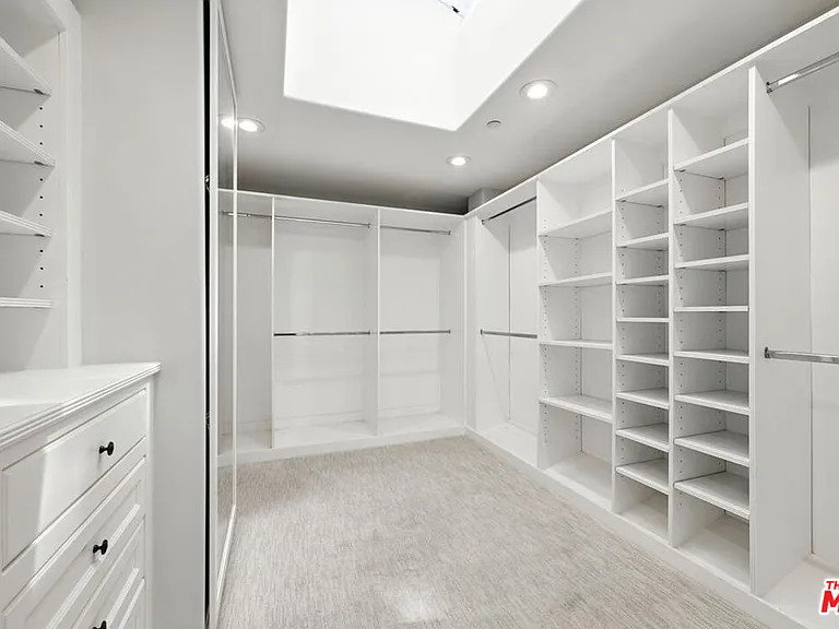 1675 N Woods Dr — Photo 38