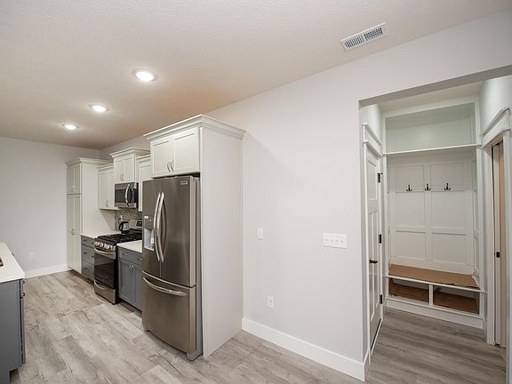 4th image of 412 Catherwood Dr Unit 2
