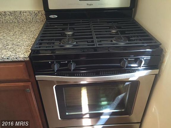 5th image of 2028 N Vermont St APT 101