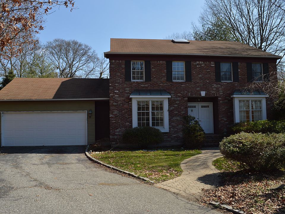 1st image of 8 Dorchester Ct