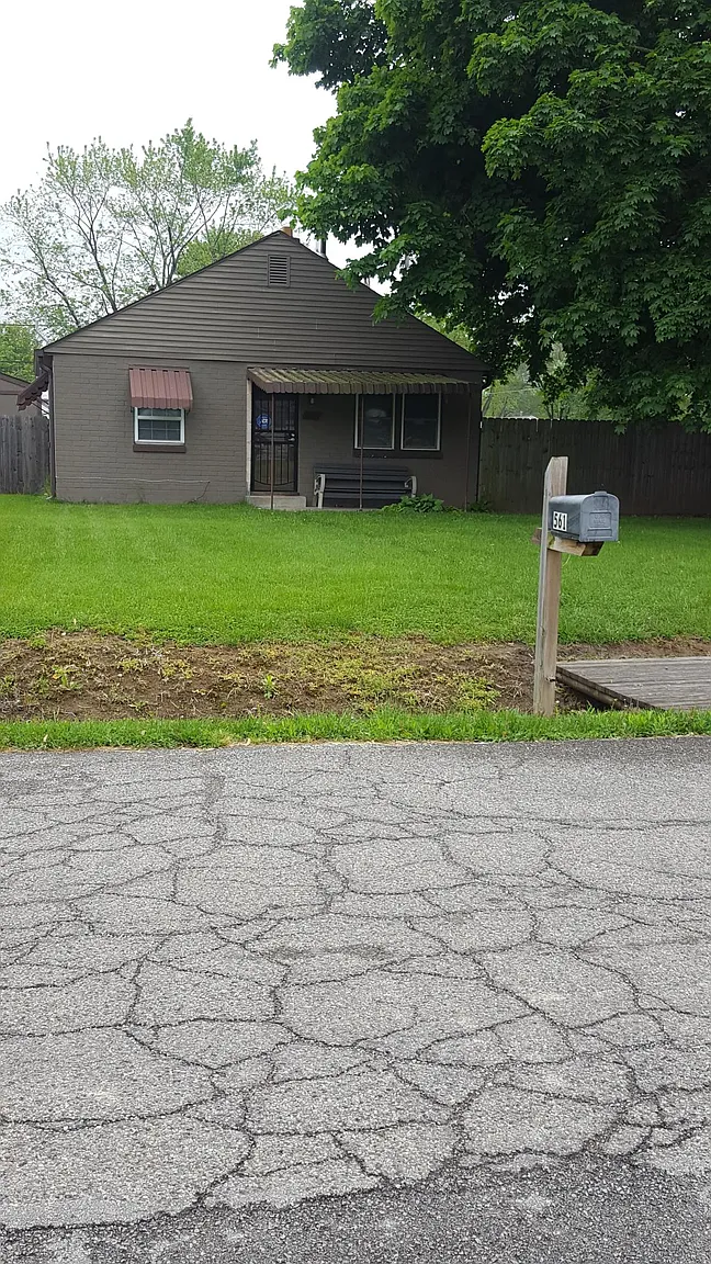 561 S Biltmore Ave photo 1