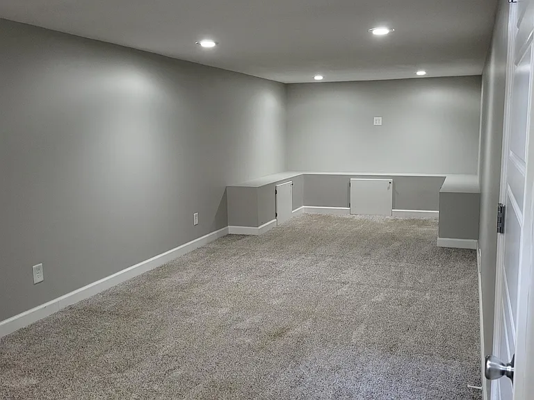 1324 Hillside Dr — Photo 16