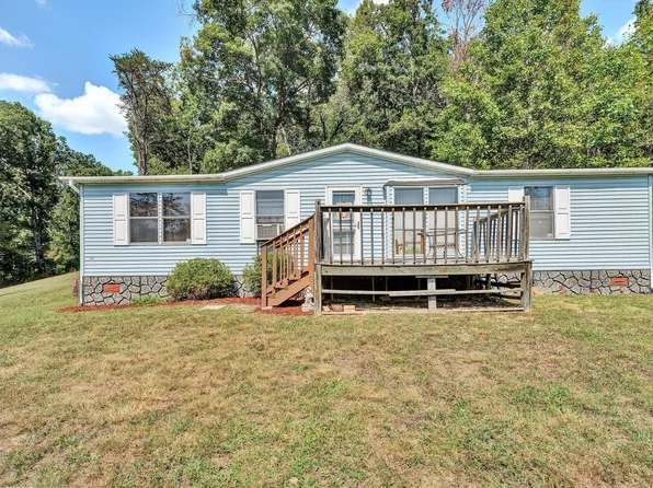 8115 Bradshaw Rd, Salem, VA 24153