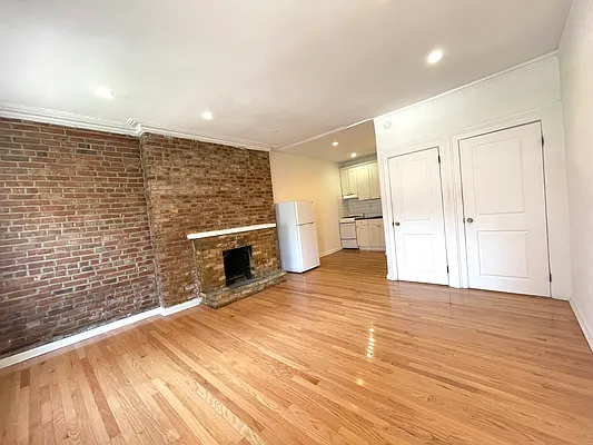 Rented by Oxford Property Group | media 14