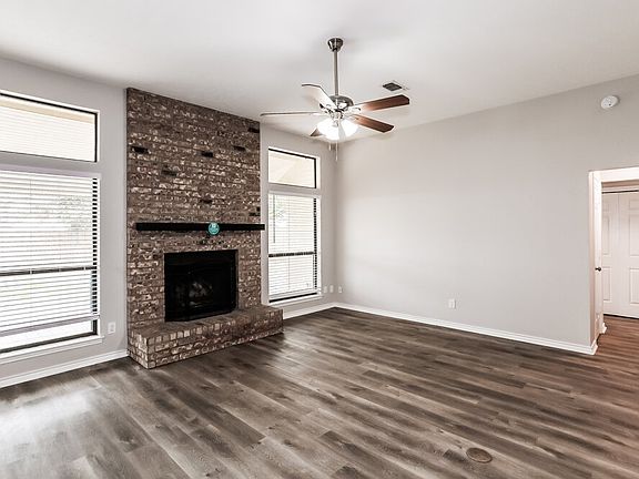 3rd image of 3816 Yellowstone Pl