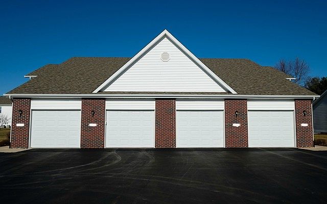 1st image of 6421 Oak Crest Ln #29D